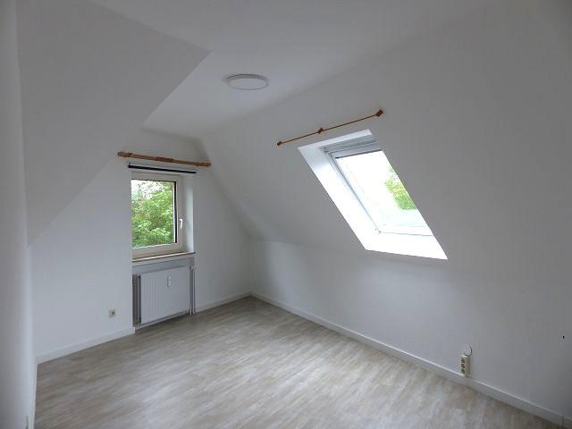 Dachgeschoßwohnung Leer (Ostfriesland) - 3 Zimmer, 90 m&sup2;, 780&euro; | Angebot:26424702