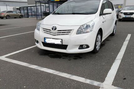 Toyota Verso 88.000 km 11.400 € Büchenbeuren 55491