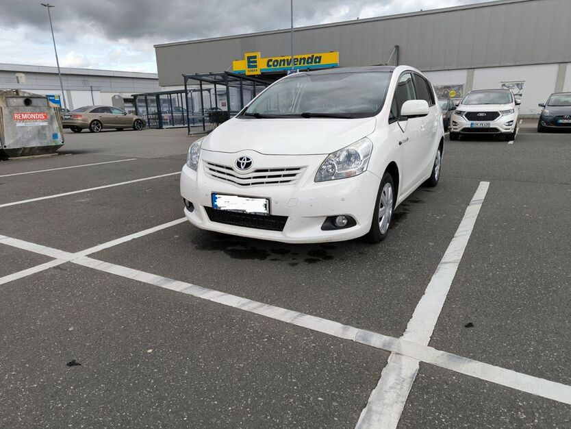 Toyota Verso 88.000 km 11.400 € Büchenbeuren 55491