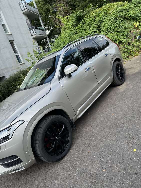 Volvo XC90 227.000 km 24.000 € Stuttgart 70372
