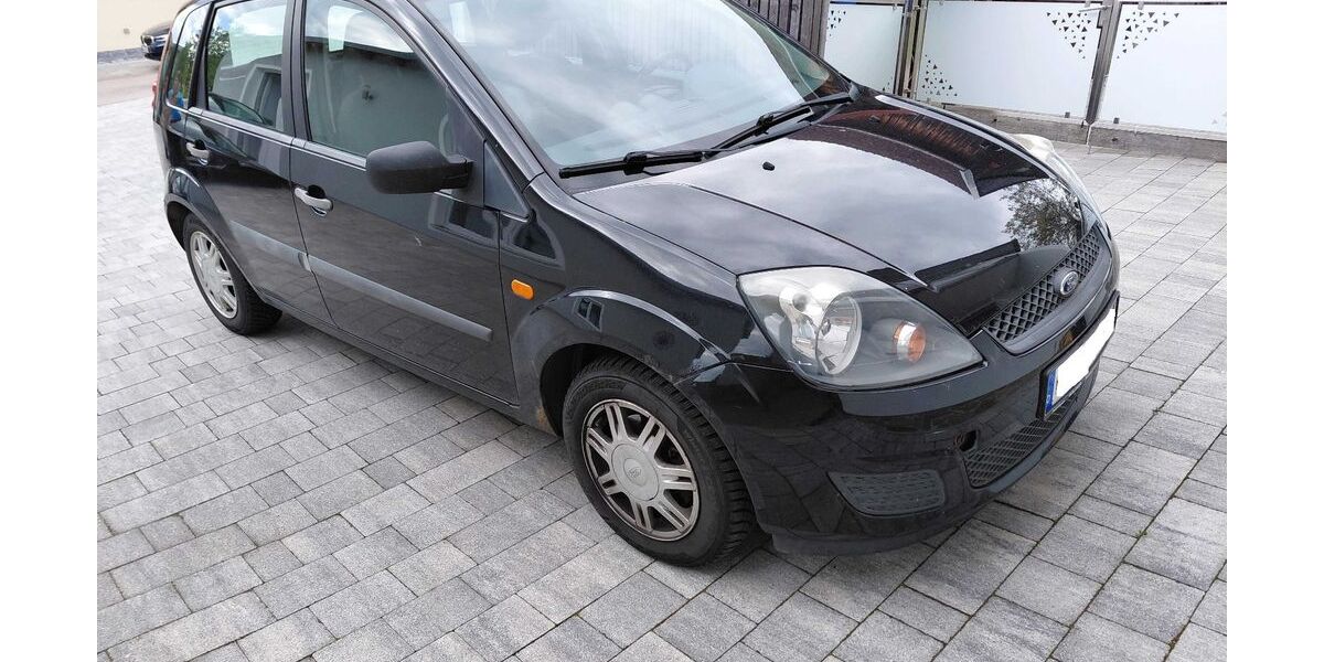 Ford Fiesta 105.000 km 750 &euro; Waldmünchen 93449