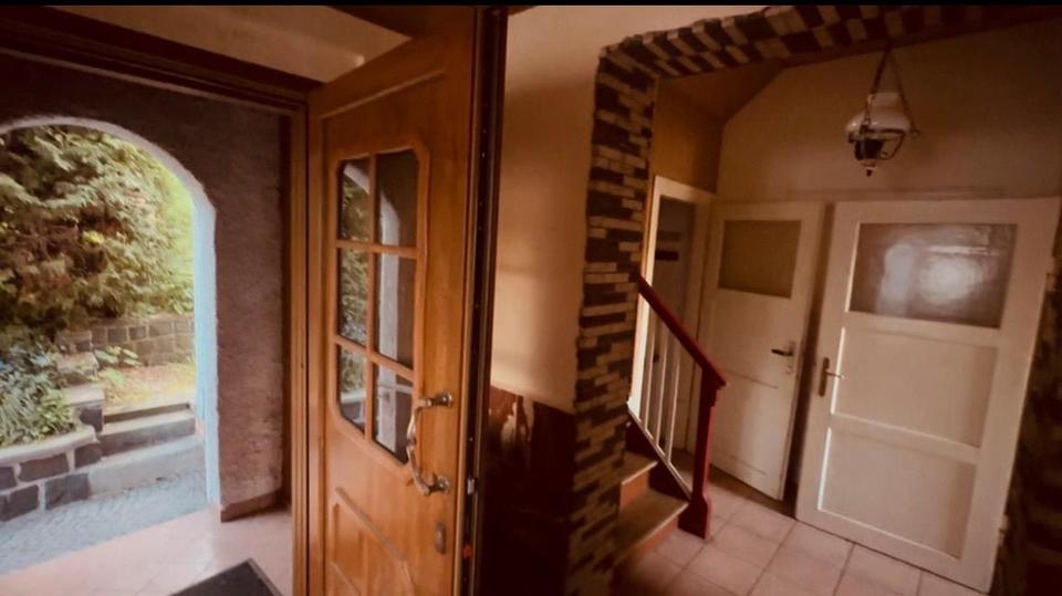 Villa Hof Neuhof - 8 Zimmer, 170 m&sup2;, 296.000&euro; | Angebot:26442396