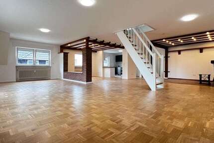 Wohnung Kaiserslautern Engelshof - 5 Zimmer, 234 m&sup2;, 1.750&euro; | Angebot:27063735