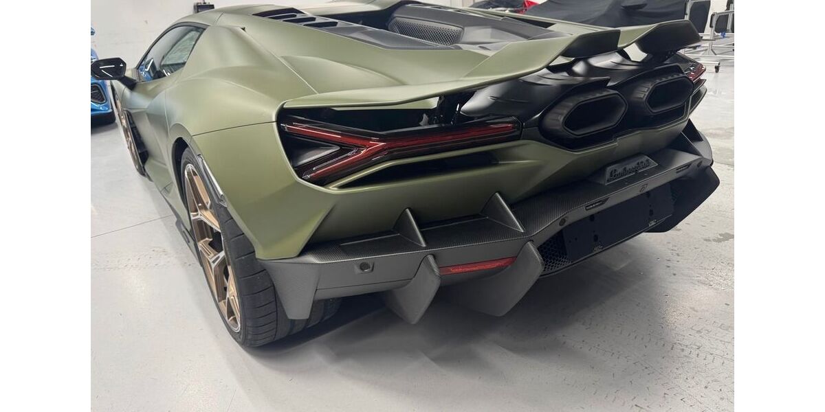 Lamborghini Revuelto 10.950 km 599.950 &euro; München 80995