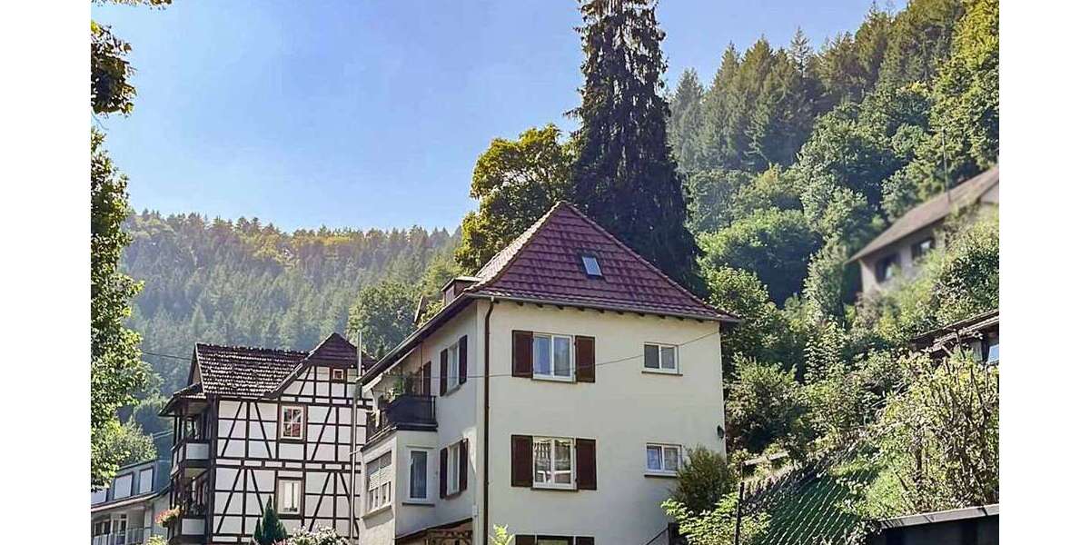 Haus zum Kaufen in Calw 329.000 € 180.38 m² 7 zimmer