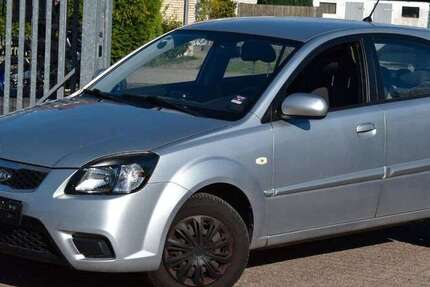 Kia Rio 161.000 km 1.890 &euro; Celle 29227