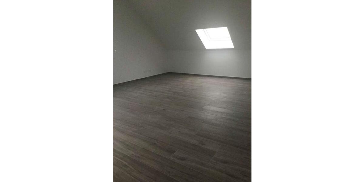 Dachgeschoßwohnung Weiterstadt - 3 Zimmer, 80 m&sup2;, 1.200&euro; | Angebot:26305407