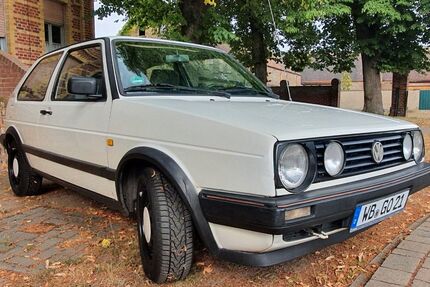 VW Golf 210.000 km 2.500 &euro; Zahna OT Elster 06895