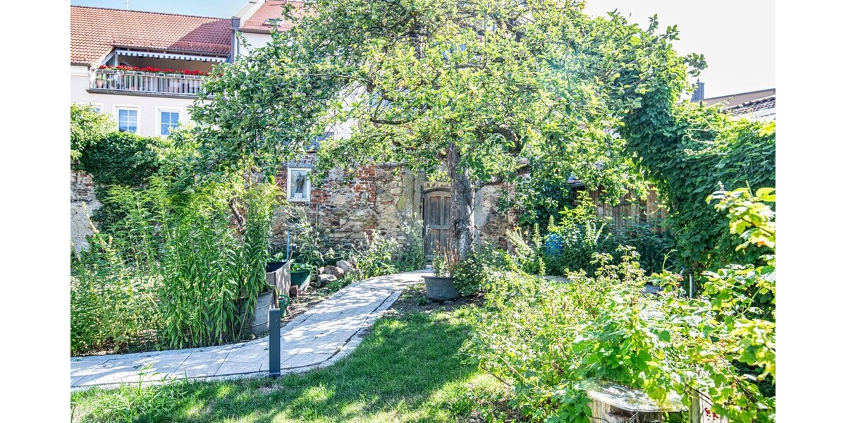 Ein Zuhause mit Geschichte, Charakter und mediterranem Gartenparadies mitten in Cham - Einfamilienhaus Cham | Angebot:27171764