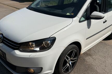 VW Touran 221.626 km 4.990 &euro; Völklingen 66333