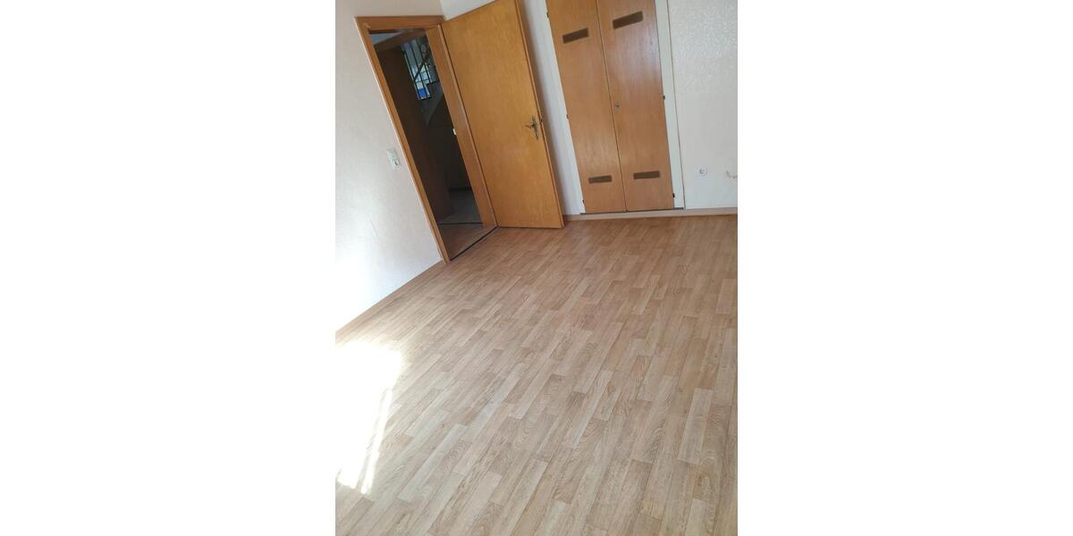 Reihenhaus Remagen - 6 Zimmer, 215 m&sup2;, 260.000&euro; | Angebot:27227804