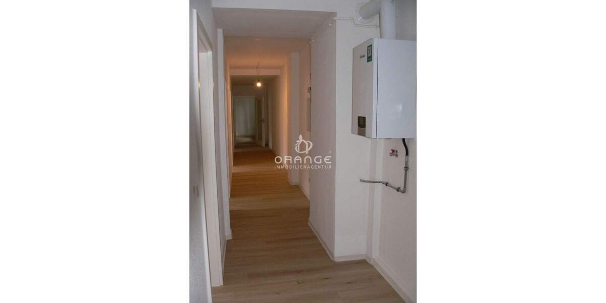 ***TOP: Erstbezug nach Sanierung :sonnige 4,5 -ZKB auf 93 QM WFL, Stadtmitte, im Hinterhaus nahe HBF 4 zimmer