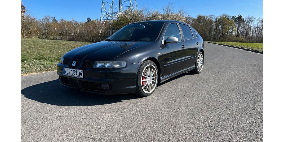 Seat Leon 15.000 km 4.400 &euro; Höchberg 97204