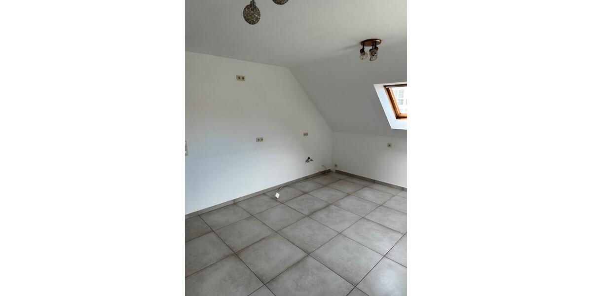 Maisonettenwohnung Heßdorf - 5 Zimmer, 125 m&sup2;, 1.600&euro; | Angebot:26680218