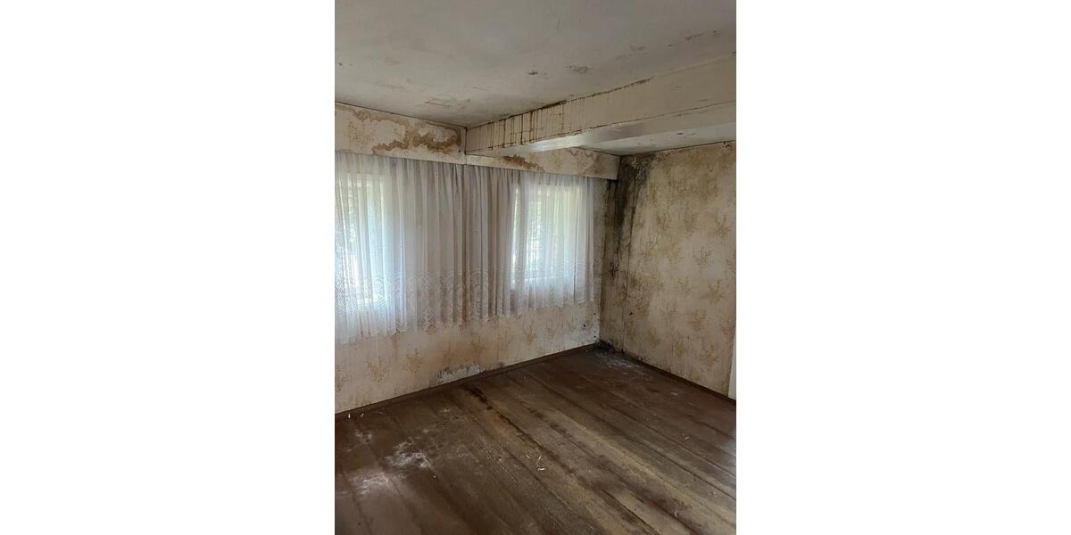 Einfamilienhaus Löbau - 9 Zimmer, 200 m&sup2;, 21.000&euro; | Angebot:27192083
