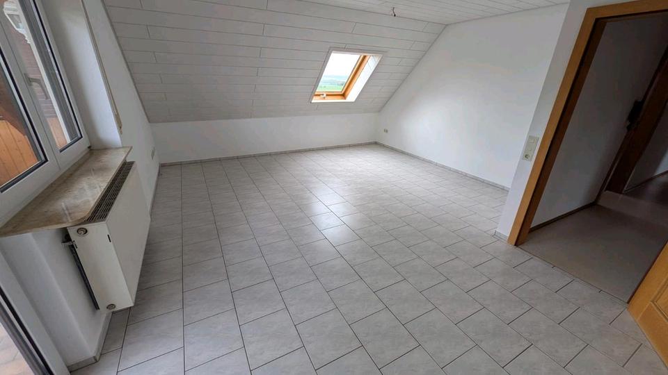 Etagenwohnung Memmelsdorf - 3 Zimmer, 90 m&sup2;, 730&euro; | Angebot:26492875
