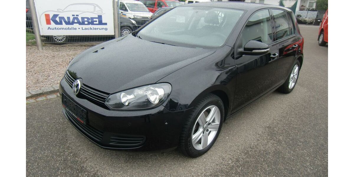 VW Golf 93.892 km 8.590 &euro; Willstätt 77731