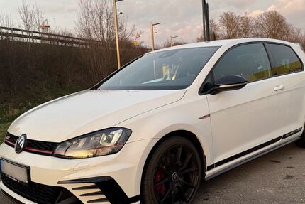 VW Golf 81.834 km 24.490 &euro; Denkendorf 73770