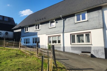 Bauernhof mit Stallungen und Ponys - Haus Bad Berleburg | Angebot:26996073