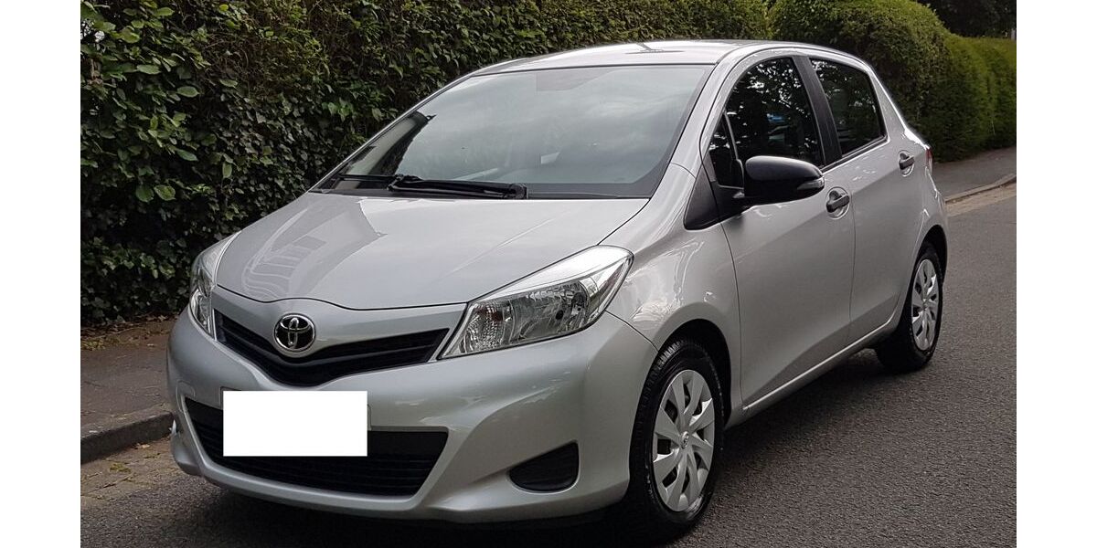 Toyota Yaris 45.000 km 6.900 &euro; Emmerke 31180