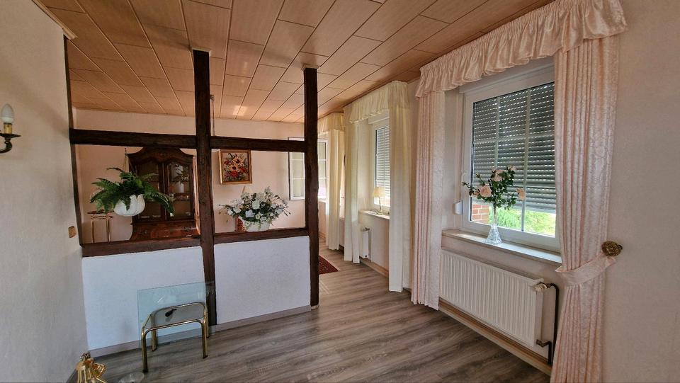 Einfamilienhaus Holzminden - 12 Zimmer, 320 m&sup2;, 2.000&euro; | Angebot:26037589