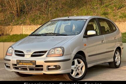 Nissan Almera Tino