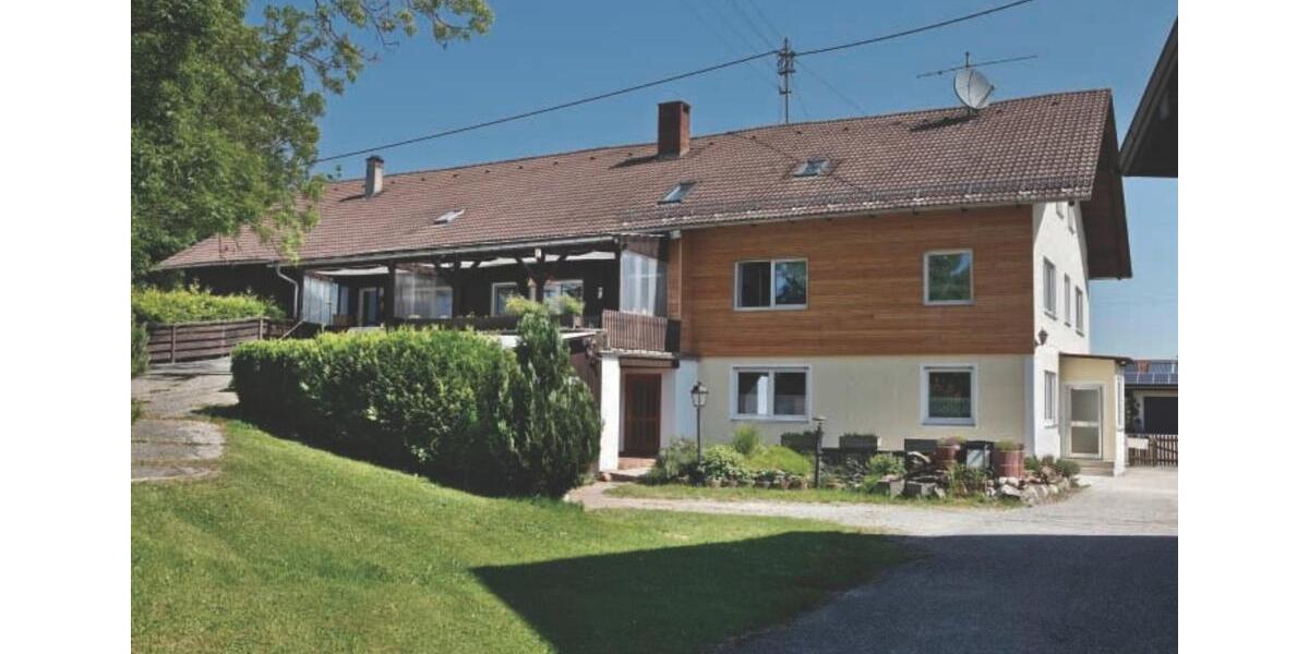 2,5 Zimmer Wohnung mit Begblick, Terasse und eigenem Eingang 2.5 zimmer