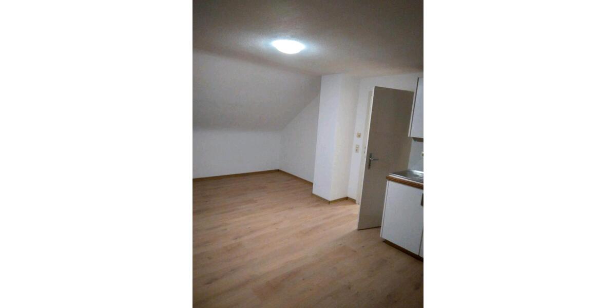 Dachgeschoßwohnung Backnang - 2 Zimmer, 32 m&sup2;, 570&euro; | Angebot:26288215