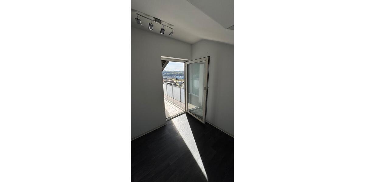 Dachgeschoßwohnung Würzburg Dürrbachau - 3 Zimmer, 70 m&sup2;, 690&euro; | Angebot:26113371