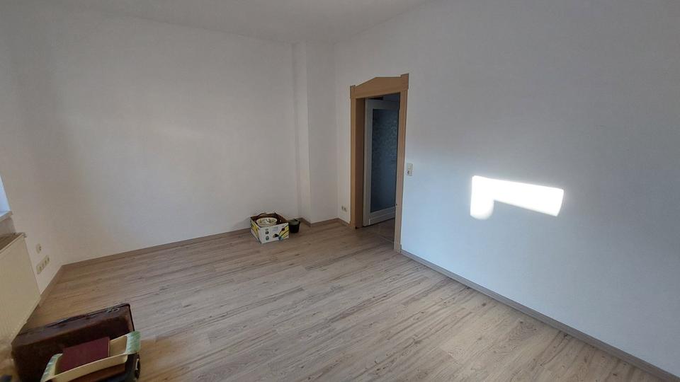 Mehrfamilienhaus, Wohnhaus Saalfeld (Saale) - 6 Zimmer, 136 m&sup2;, 259.000&euro; | Angebot:24369733