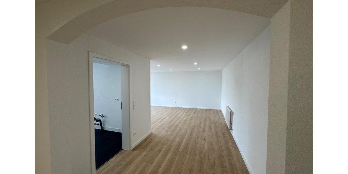 Etagenwohnung Rastatt - 4.5 Zimmer, 145 m&sup2;, 1.450&euro; | Angebot:24873257