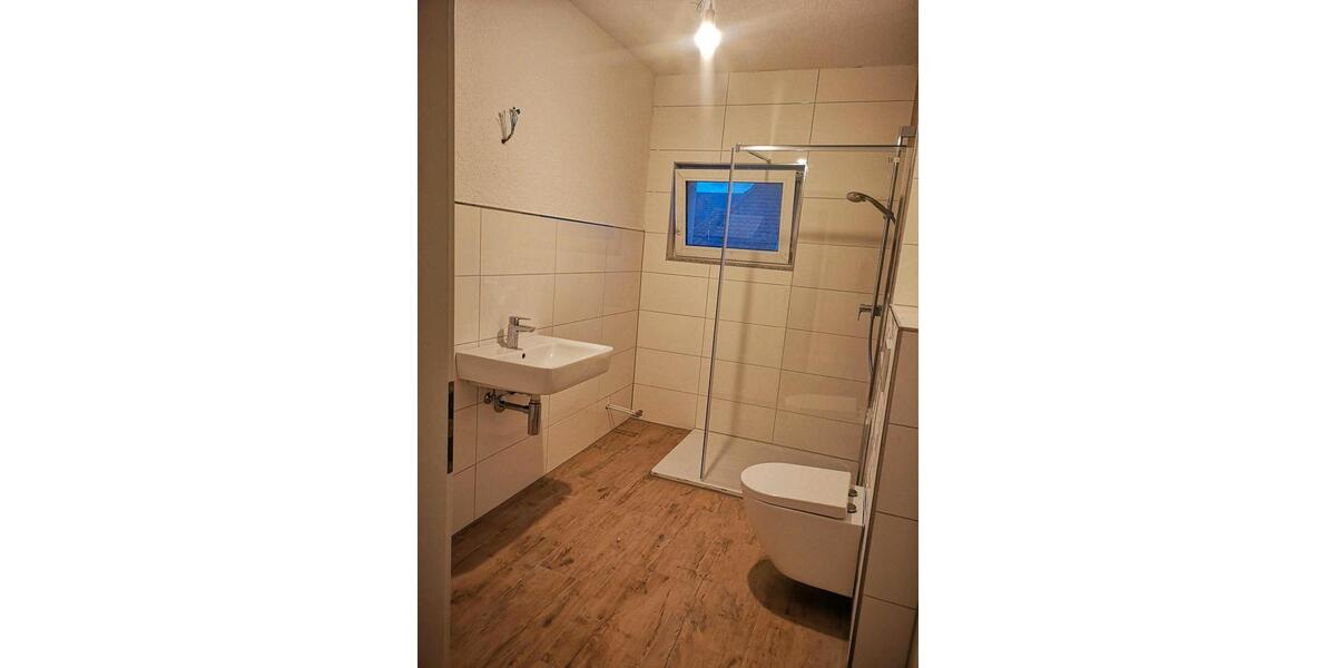 Dachgeschoßwohnung Sandhausen - 3 Zimmer, 83 m&sup2;, 1.300&euro; | Angebot:25350410