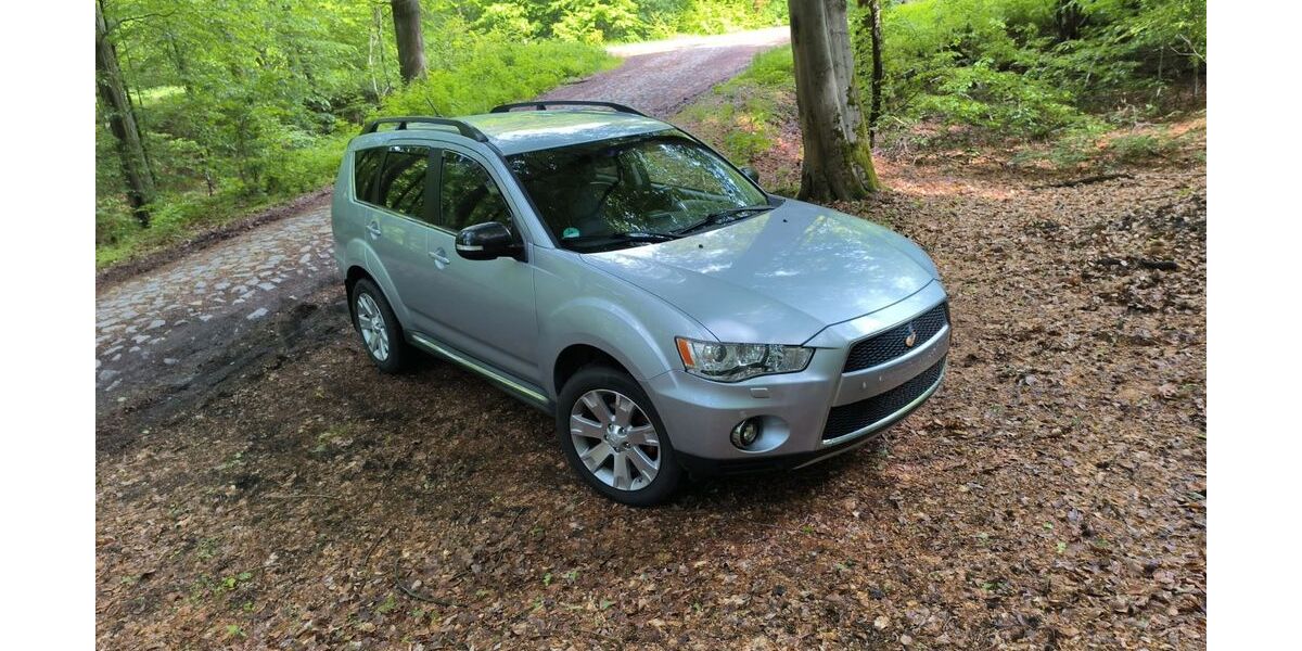 Mitsubishi Outlander 239.000 km 5.499 &euro; Bad Düben 04849