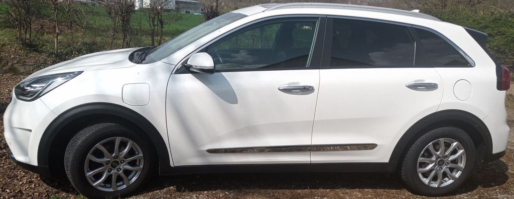 Kia Niro 122.000 km 13.600 € Horn-Bad Meinberg 32805