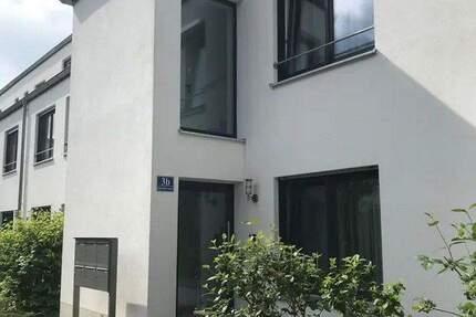 Moderne, unmöblierte 2-Zimmer-Wohnung mit Terrasse in ruhiger Lage - Ingolstadt Südost 1 zimmer
