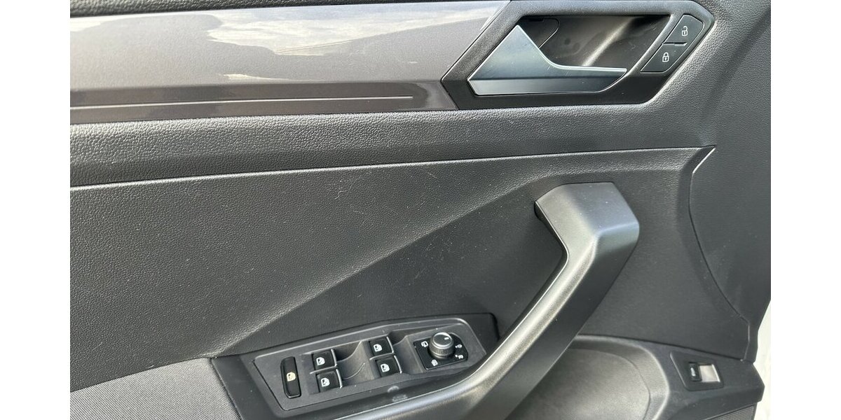 VW T-Roc IQ.DRIVE LED Navi PDC SHZ 127.074 km 18.500 &euro; Mainz 55122