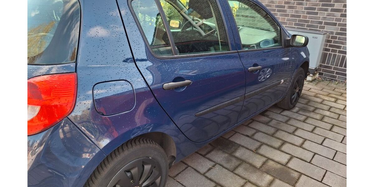Renault Clio 20.000 km 4.500 &euro; Hamburg 22117