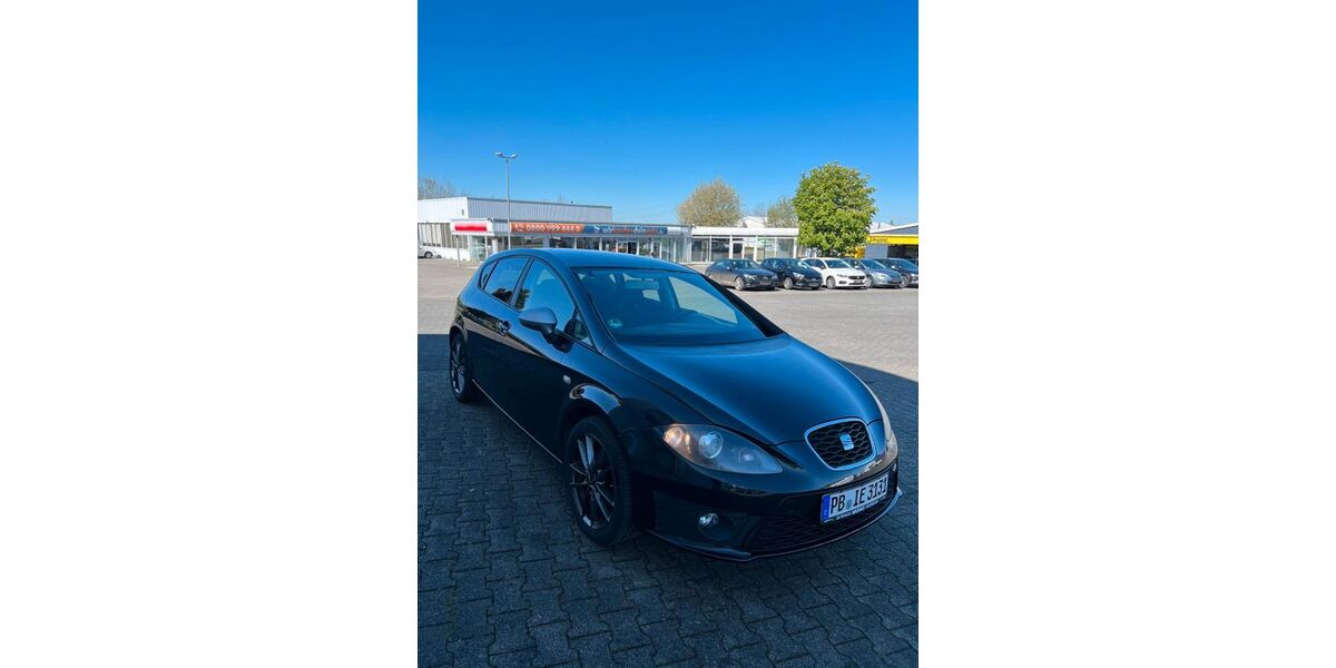 Seat Leon 159.000 km 6.199 &euro; Paderborn 33102
