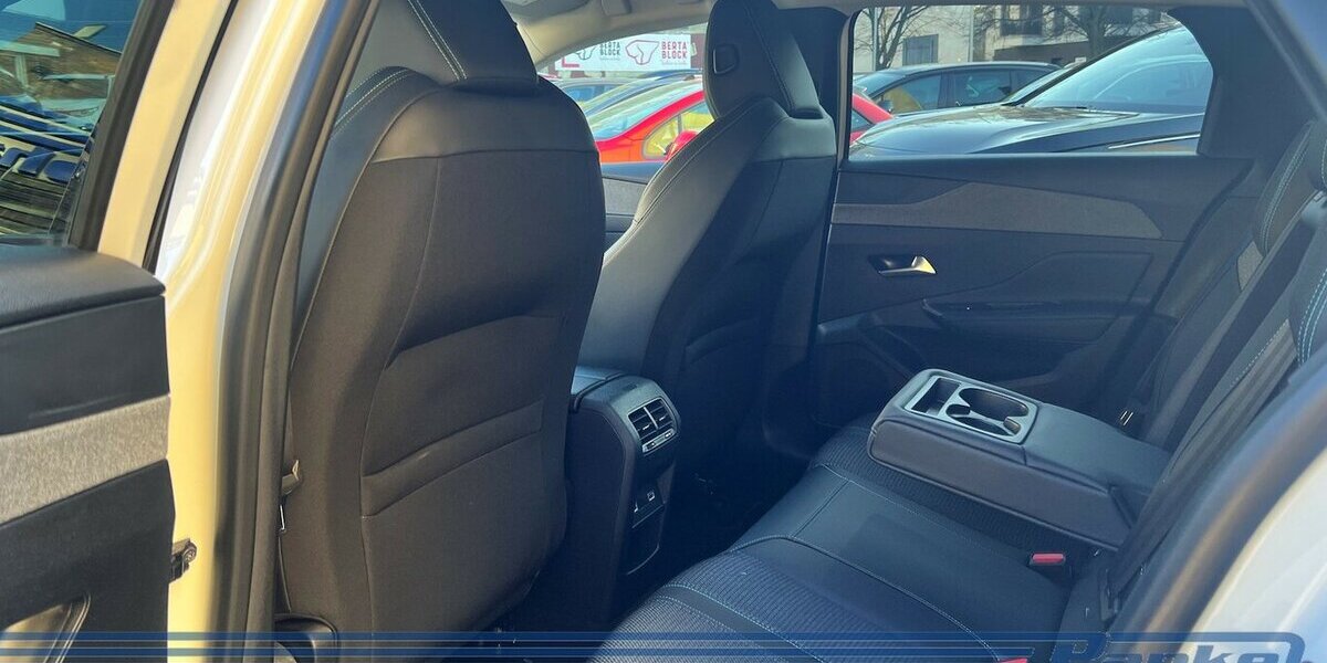 Peugeot 308 Allure EAT8*NAV*Carplay*LED*360°*Cockpit* 150.000 km 14.990 &euro; Berlin 13187