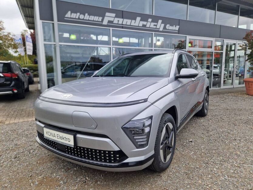 Hyundai KONA Elektro 3.534 km 44.900 € Offenburg 77652