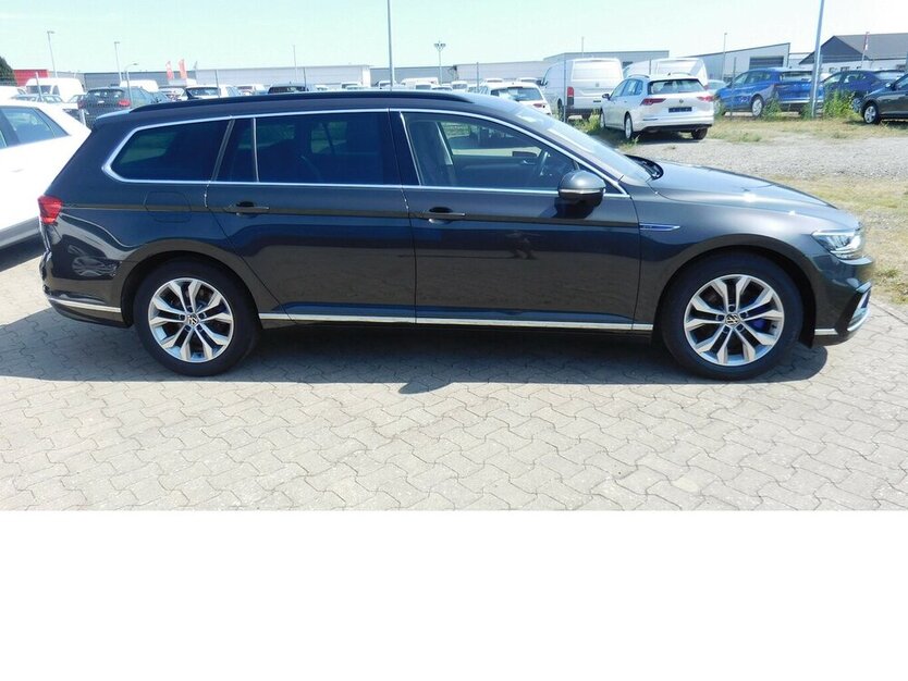 VW Passat Variant 1.4 GTE Benzin/Hybri TSI DSG Navi 35.600 km 23.990 € Vordorf 38533