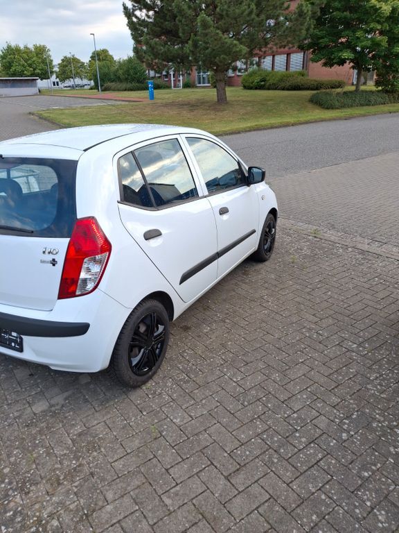 i10