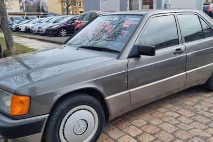 Mercedes-Benz 190 194.800 km 4.500 &euro; Chemnitz 09120