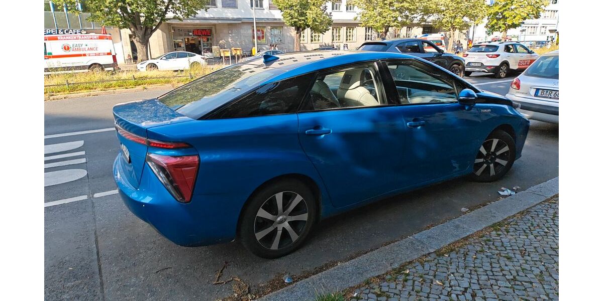 Toyota Mirai 84.000 km 9.400 &euro; Berlin 10585