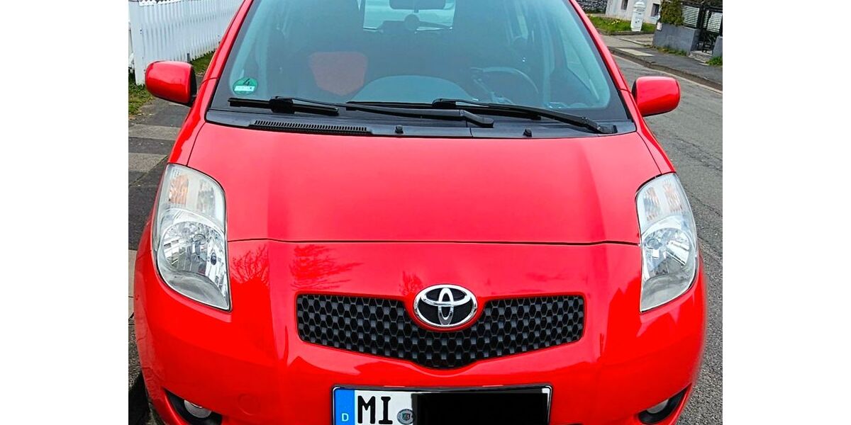 Toyota Yaris 100.003 km 4.500 &euro; Bad Oeynhausen 32547