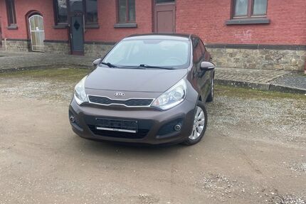 Kia Rio 118.000 km 5.999 &euro; Aachen 52070