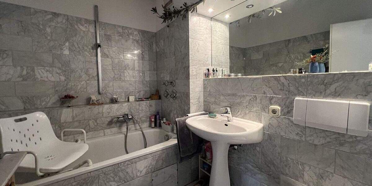 Etagenwohnung Mönchengladbach-Rheydt Rheydt-West - 2 Zimmer, 55 m&sup2;, 99.000&euro; | Angebot:24877196