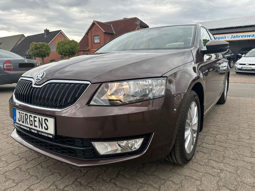 Skoda Octavia 93.984 km 9.470 € Tielen 24803