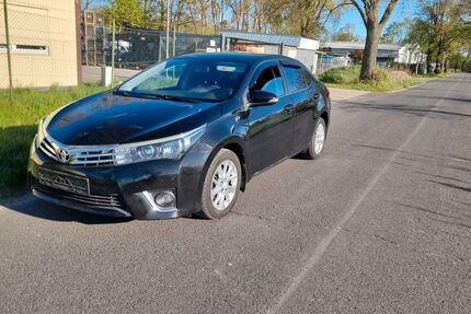 Toyota Corolla 121.887 km 6.950 &euro; Berlin 13629
