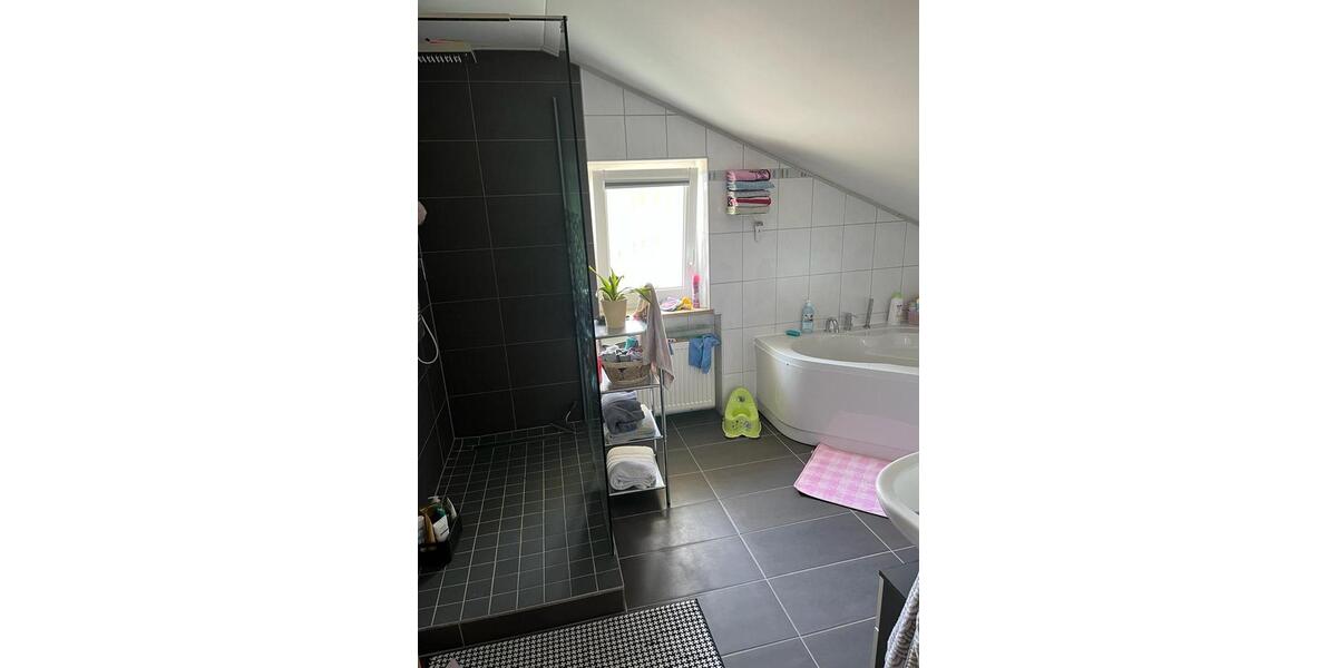 Dachgeschoßwohnung Regen - 3 Zimmer, 107 m&sup2;, 850&euro; | Angebot:26478548